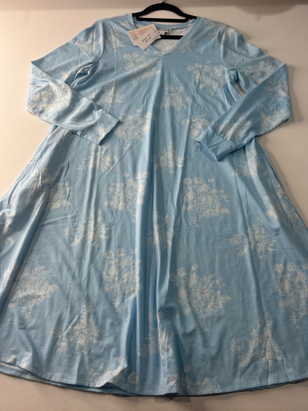 NWT LuLaRoe Medium Emily Light Blue Floral V-Neck Long Sleeve Dress